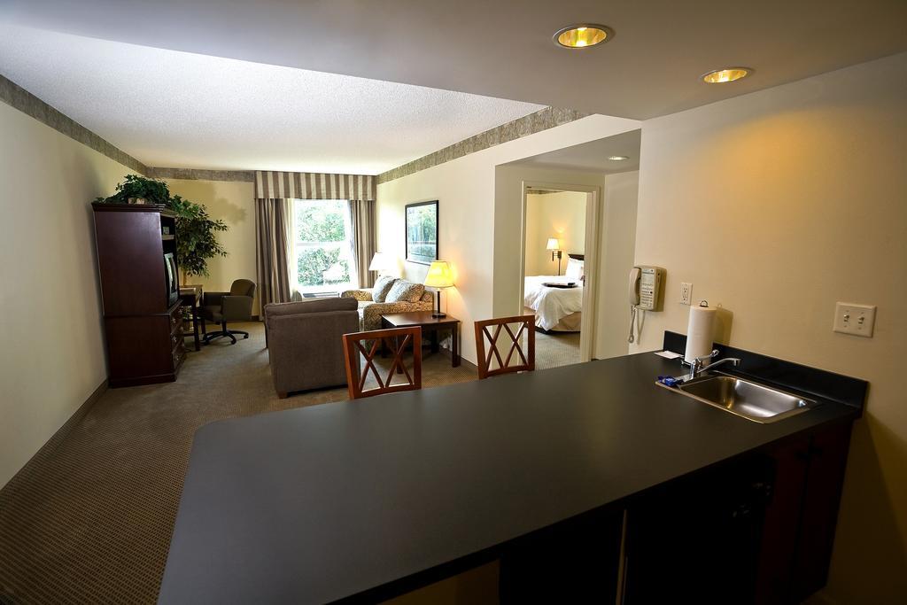 Hampton Inn & Suites Charlotte Arrowood Rd Екстериор снимка