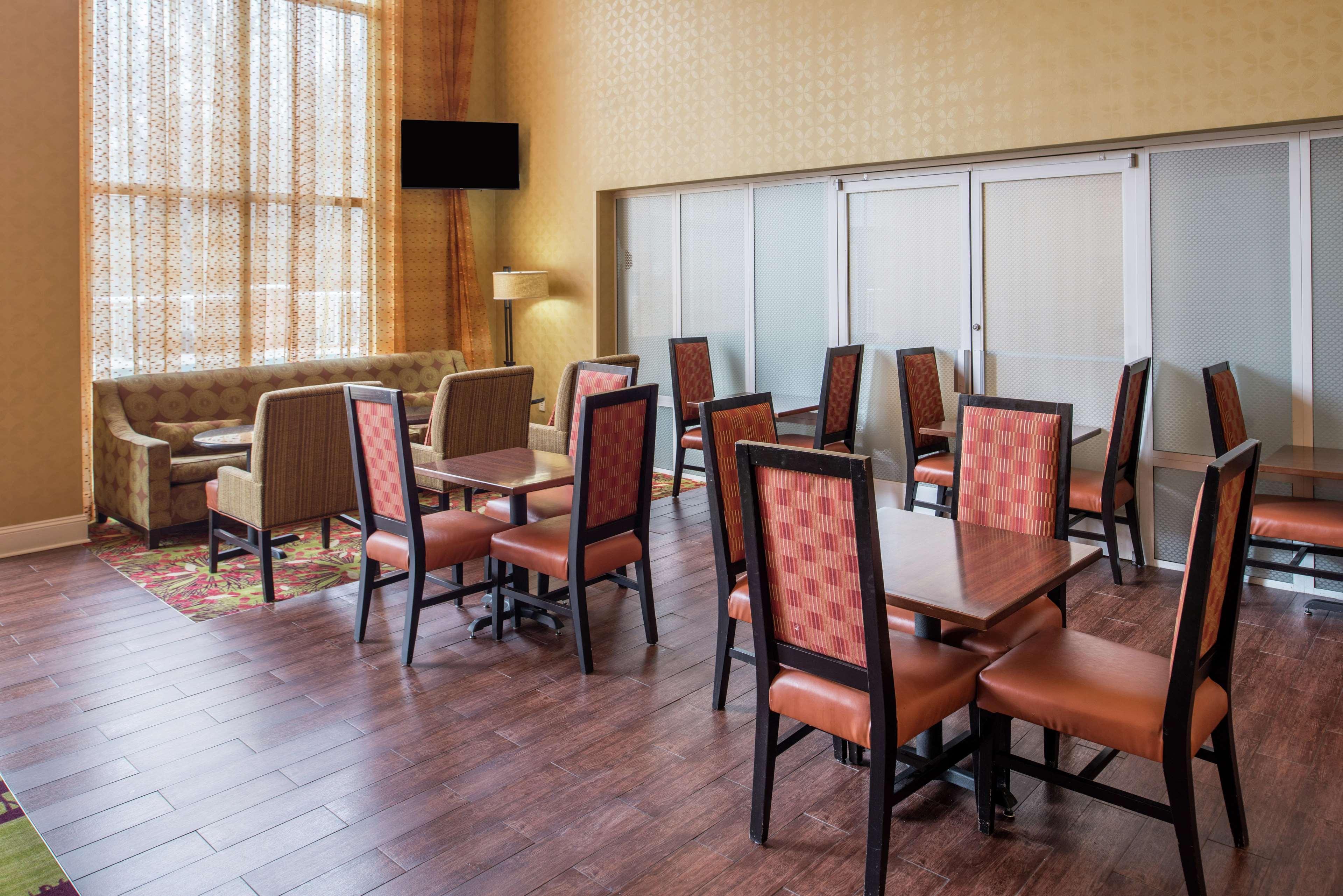 Hampton Inn & Suites Charlotte Arrowood Rd Екстериор снимка