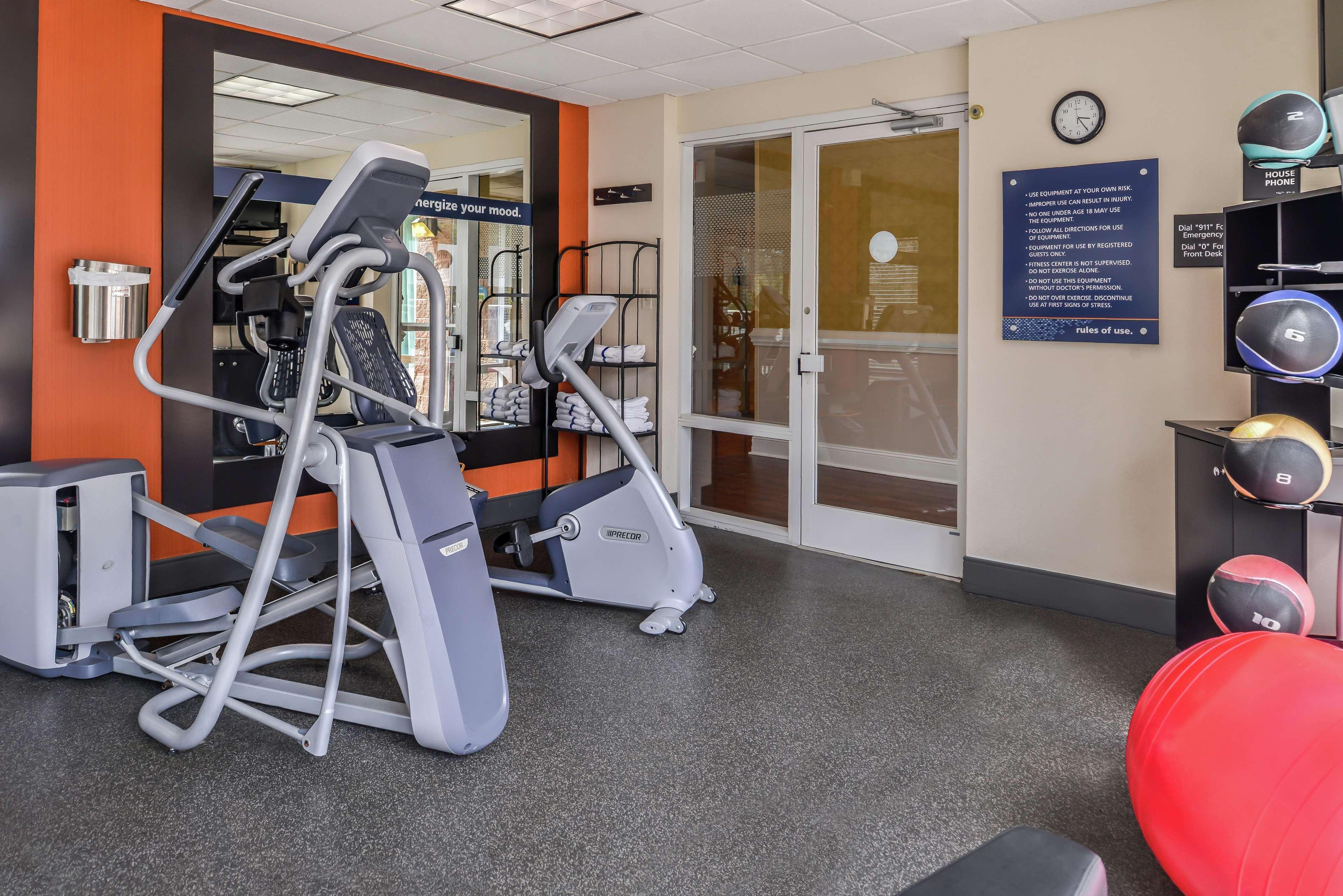 Hampton Inn & Suites Charlotte Arrowood Rd Екстериор снимка