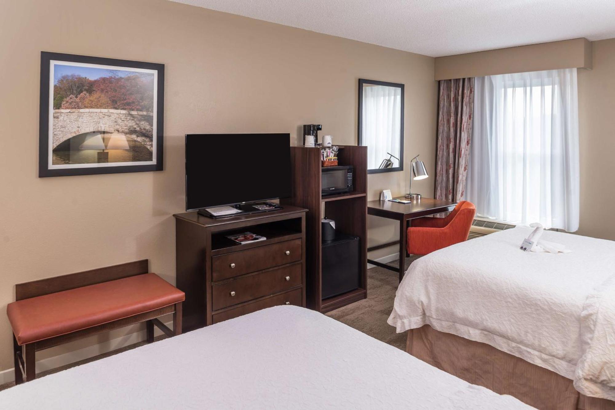 Hampton Inn & Suites Charlotte Arrowood Rd Екстериор снимка