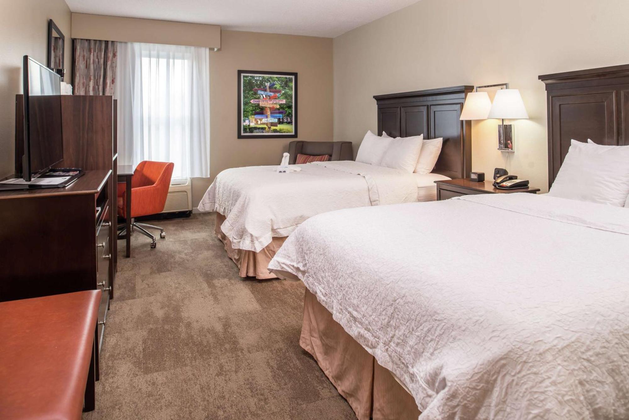 Hampton Inn & Suites Charlotte Arrowood Rd Екстериор снимка