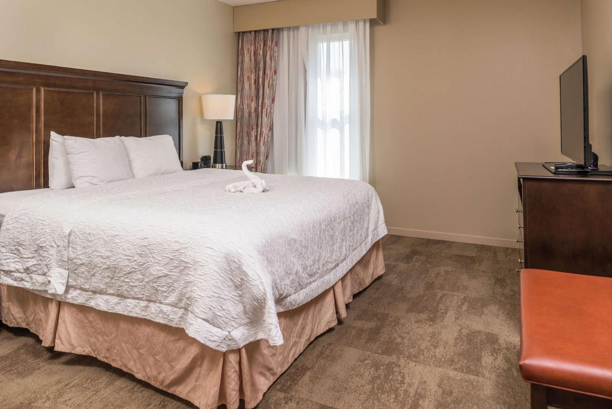 Hampton Inn & Suites Charlotte Arrowood Rd Екстериор снимка