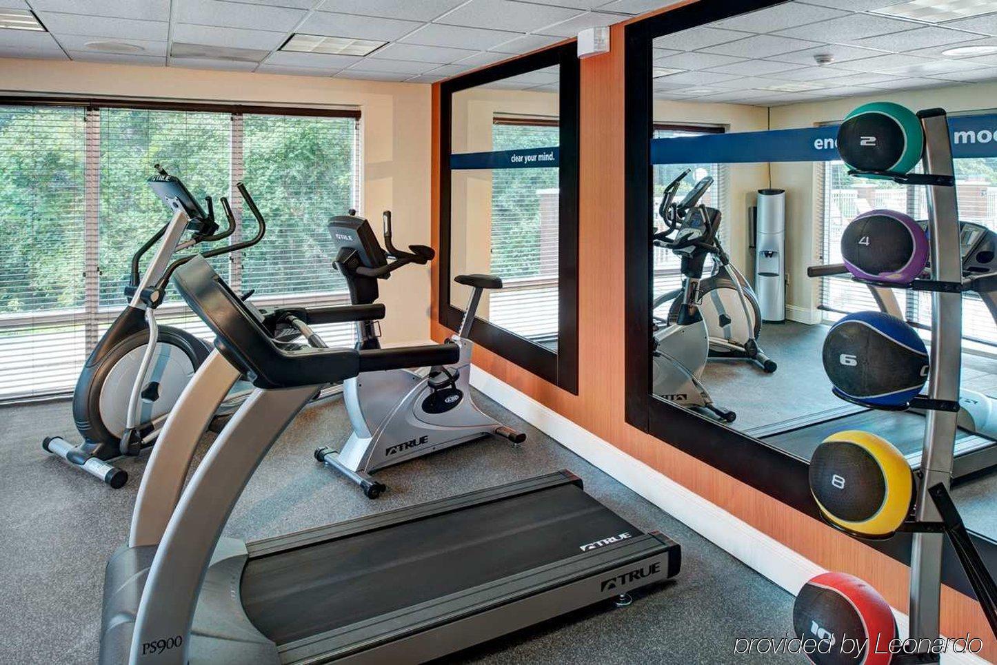 Hampton Inn & Suites Charlotte Arrowood Rd Съоръжения снимка